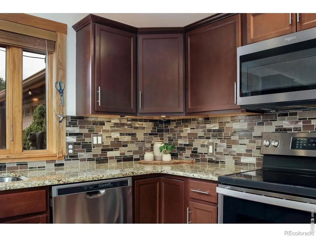 655 Kiowa Road Lyons CO 80540