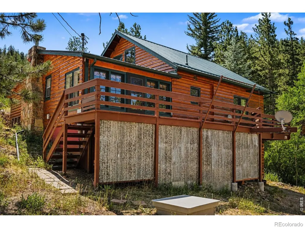 19 Pipers Canyon Rd Road Glen Haven CO 80532