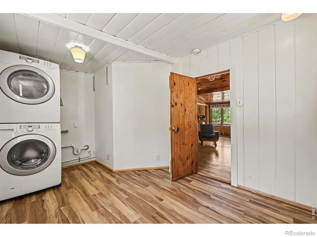 19 Pipers Canyon Rd Road Glen Haven CO 80532