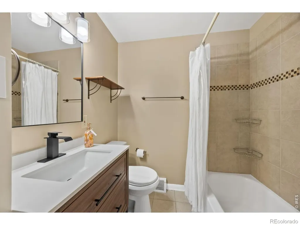 2631 S Newton Street Denver CO 80219