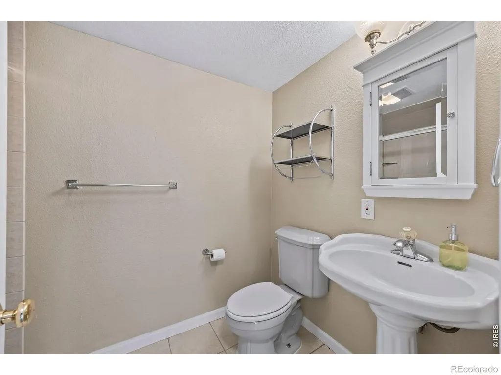 2631 S Newton Street Denver CO 80219