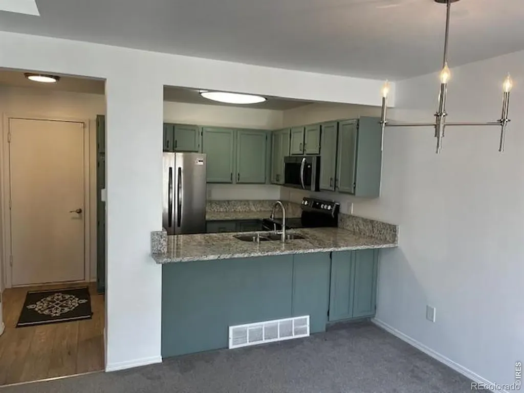 2142 Meadow Court Longmont CO 80501