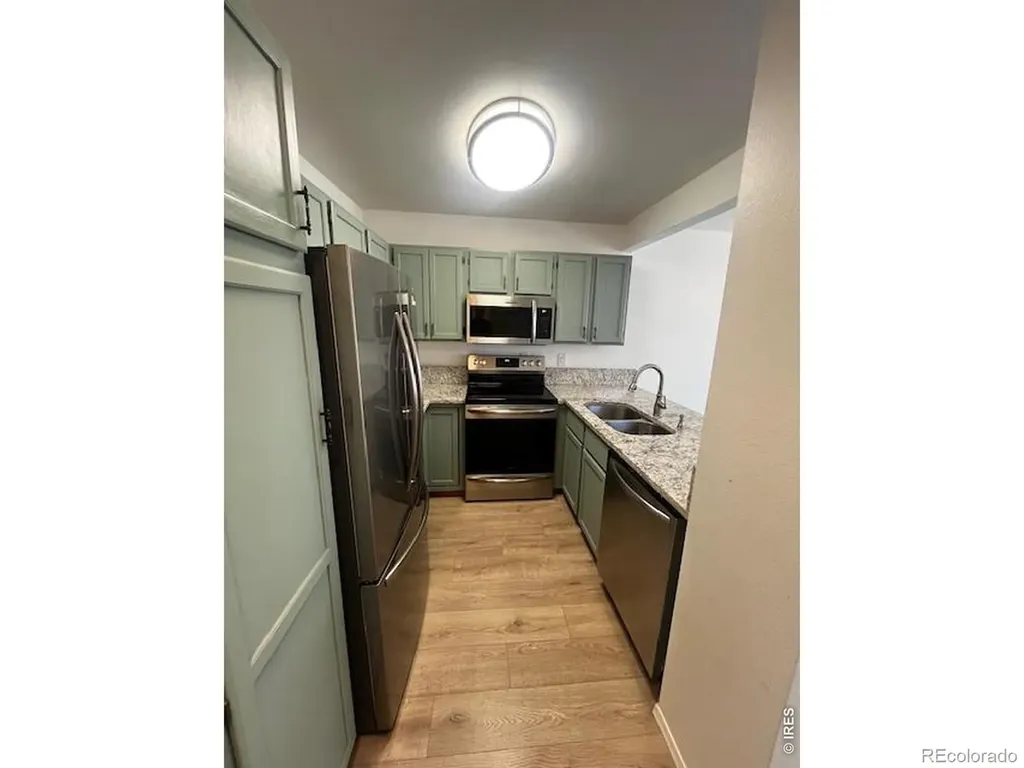 2142 Meadow Court Longmont CO 80501