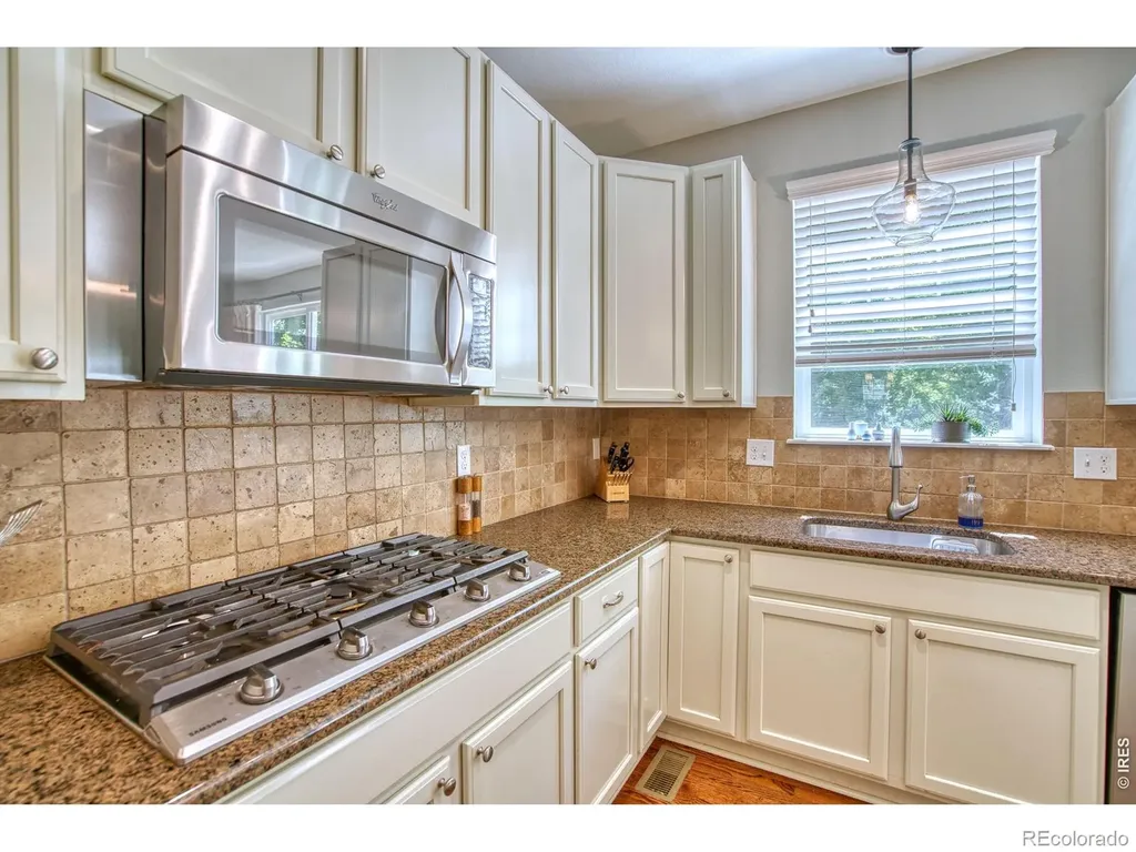 4933 Eagan Circle Longmont CO 80503