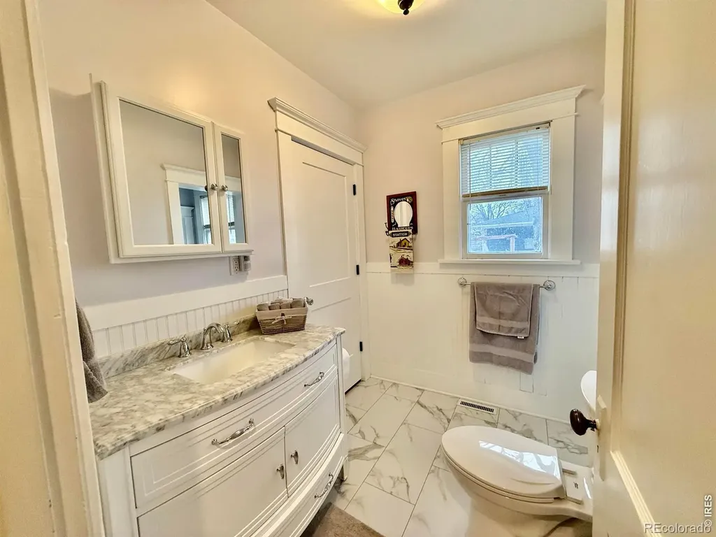 324 S Bowman Avenue Holyoke CO 80734
