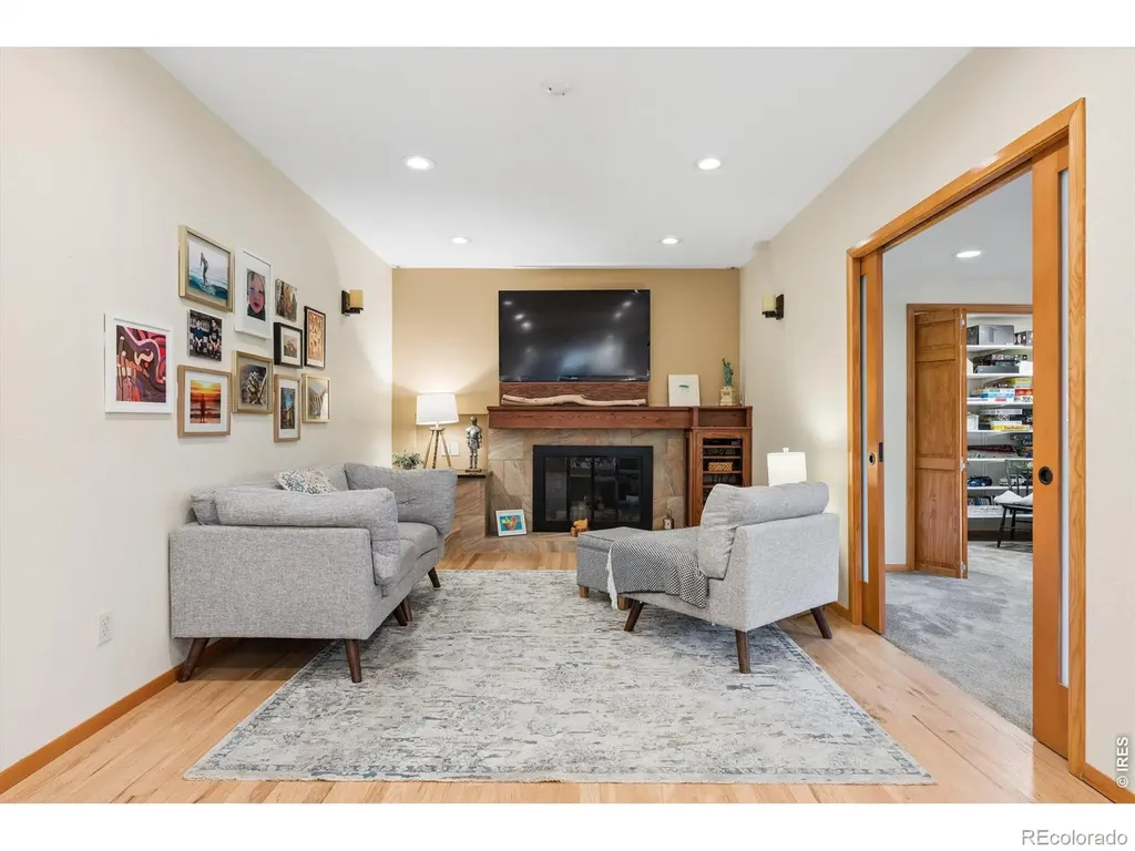 24 University Circle Longmont CO 80503