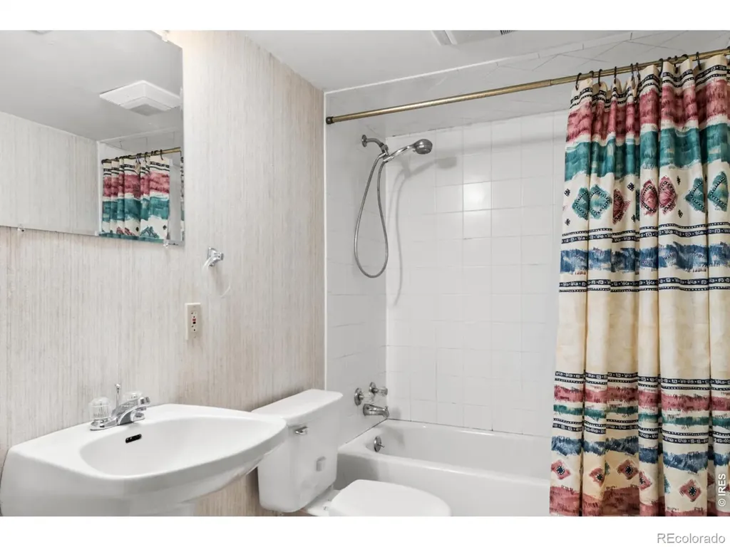 207 N 44th Avenue Greeley CO 80634