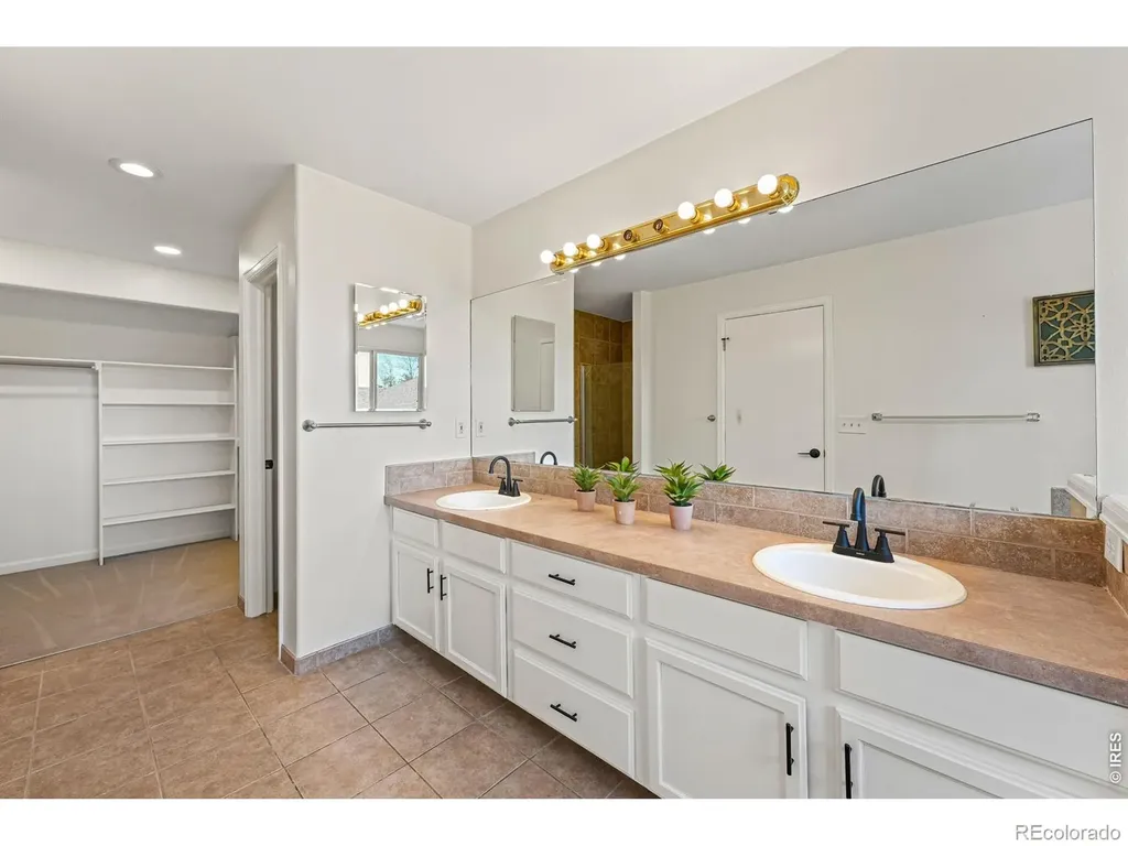 1464 Cherrywood Way Longmont CO 80504