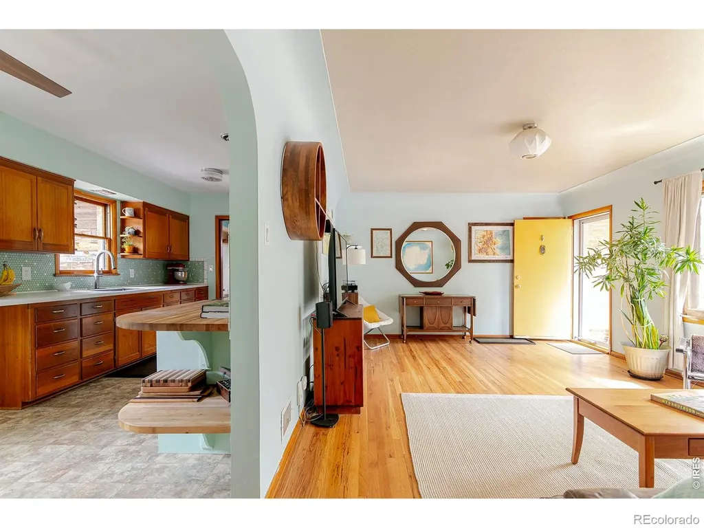 1221 Gay Street Longmont CO 80501