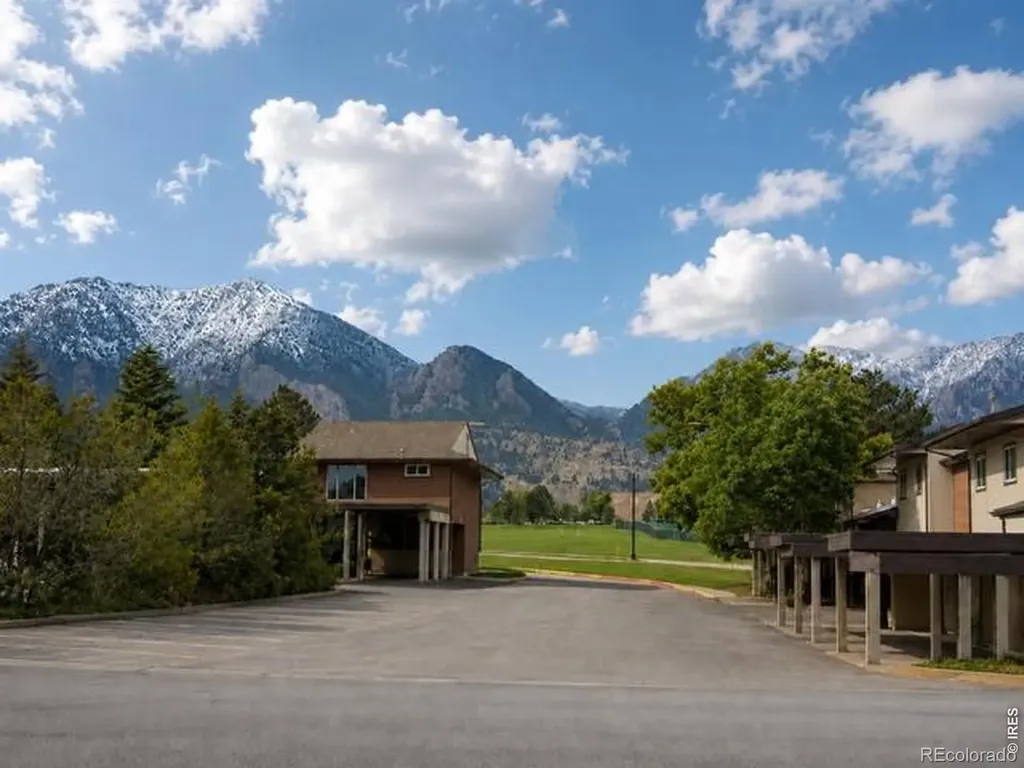 1546 Greenbriar Boulevard Boulder CO 80305