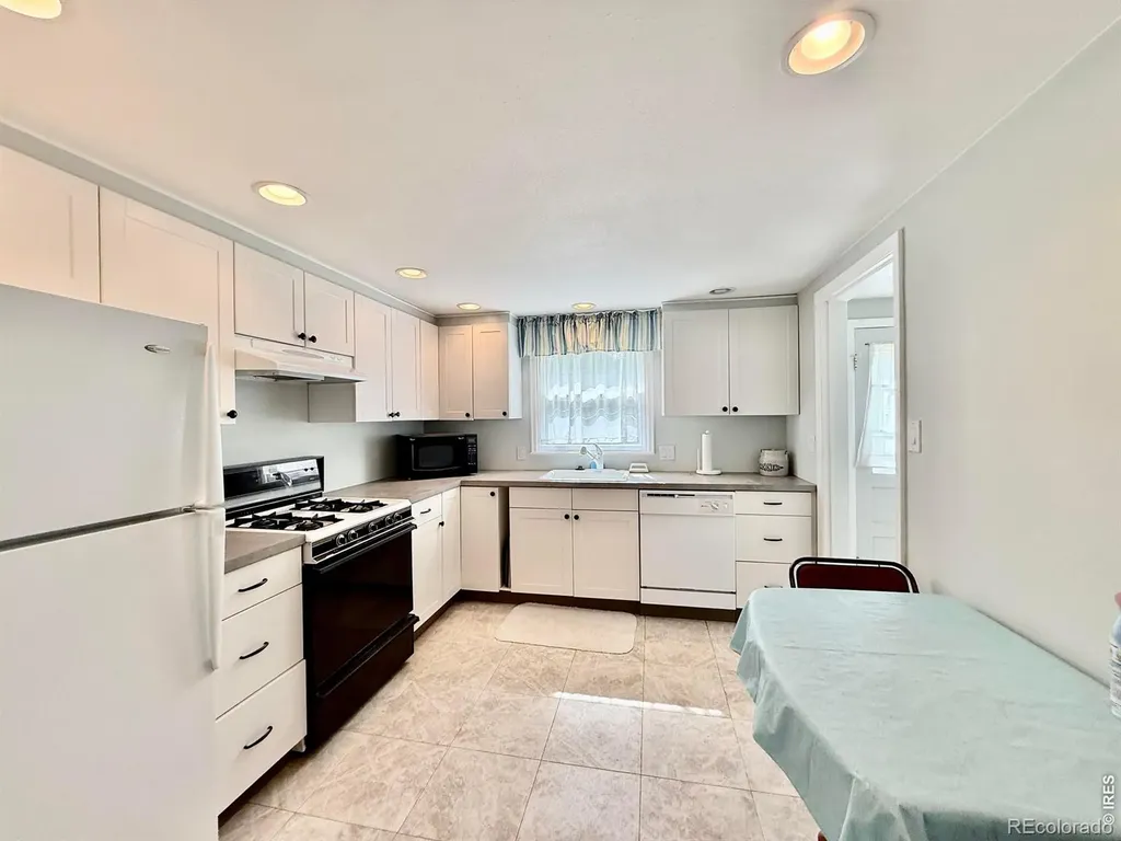 928 S Baxter Avenue Holyoke CO 80734