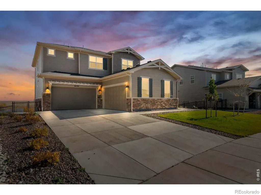 6638 S White Crow Court Aurora CO 80016