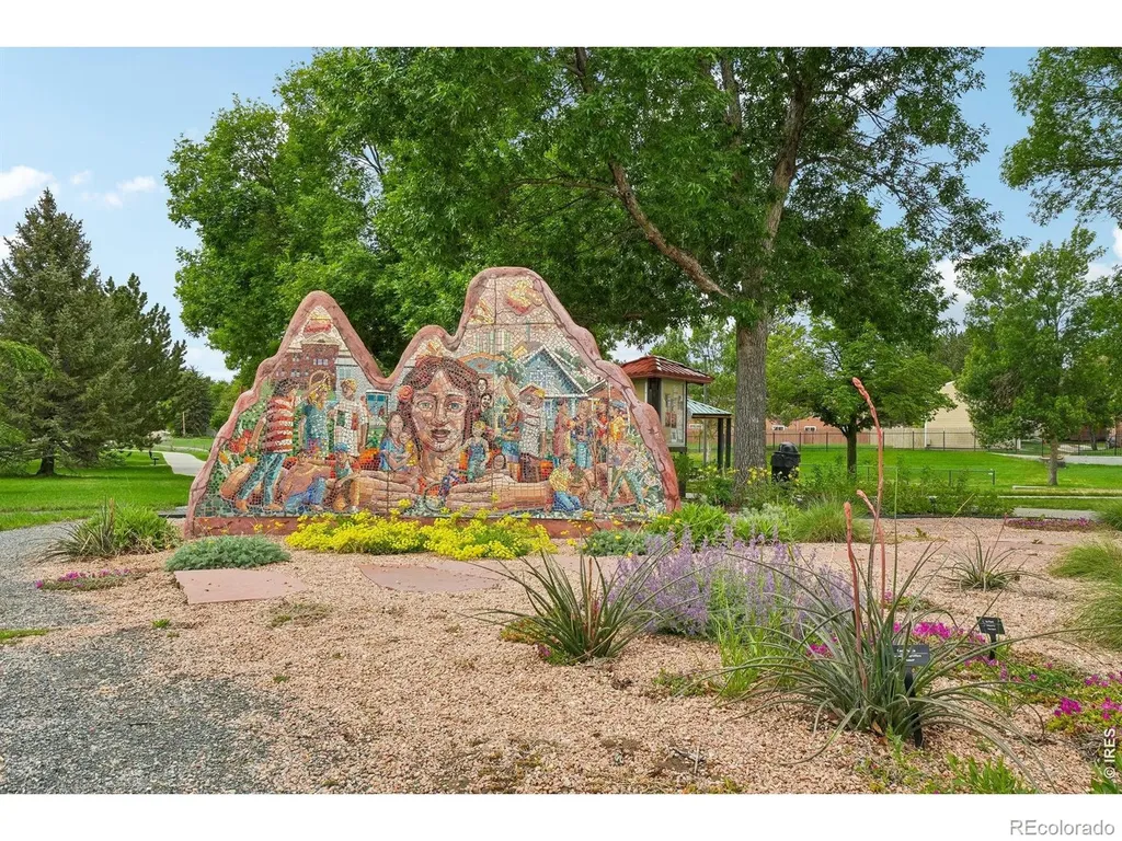 127 E Saint Clair Avenue Longmont CO 80504