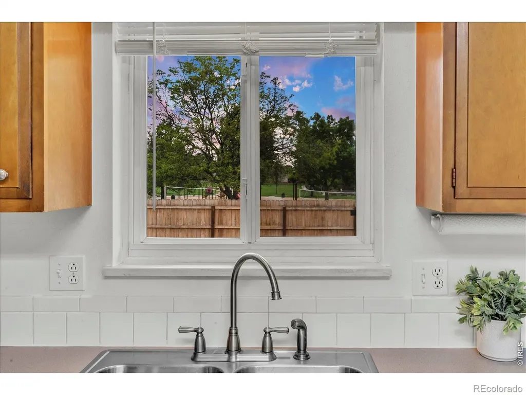 2652 Mountain View Avenue Longmont CO 80503