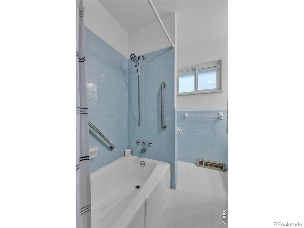 2652 Mountain View Avenue Longmont CO 80503