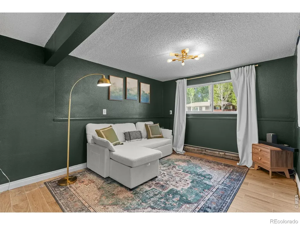 927 E 4th Avenue Longmont CO 80504