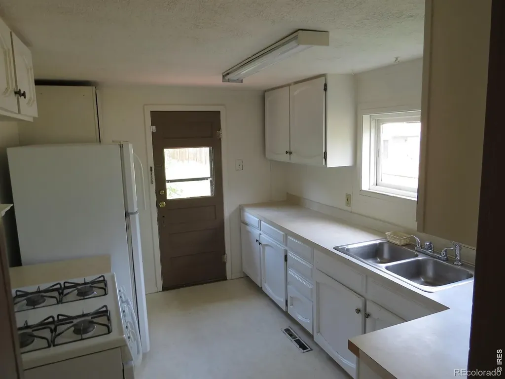 135 E 2nd Street Nederland CO 80466