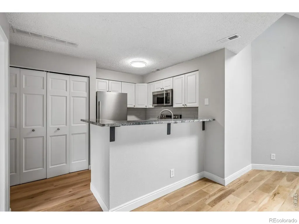844 S Vance Street Lakewood CO 80226
