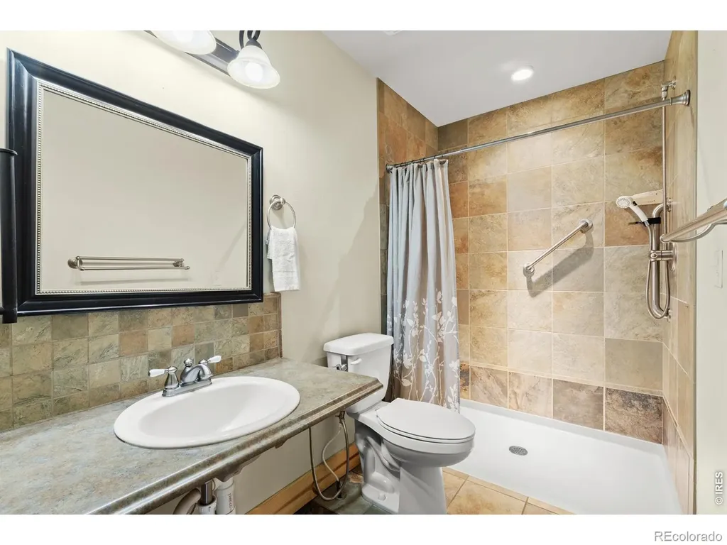 2515 Davis Ranch Road Bellvue CO 80512