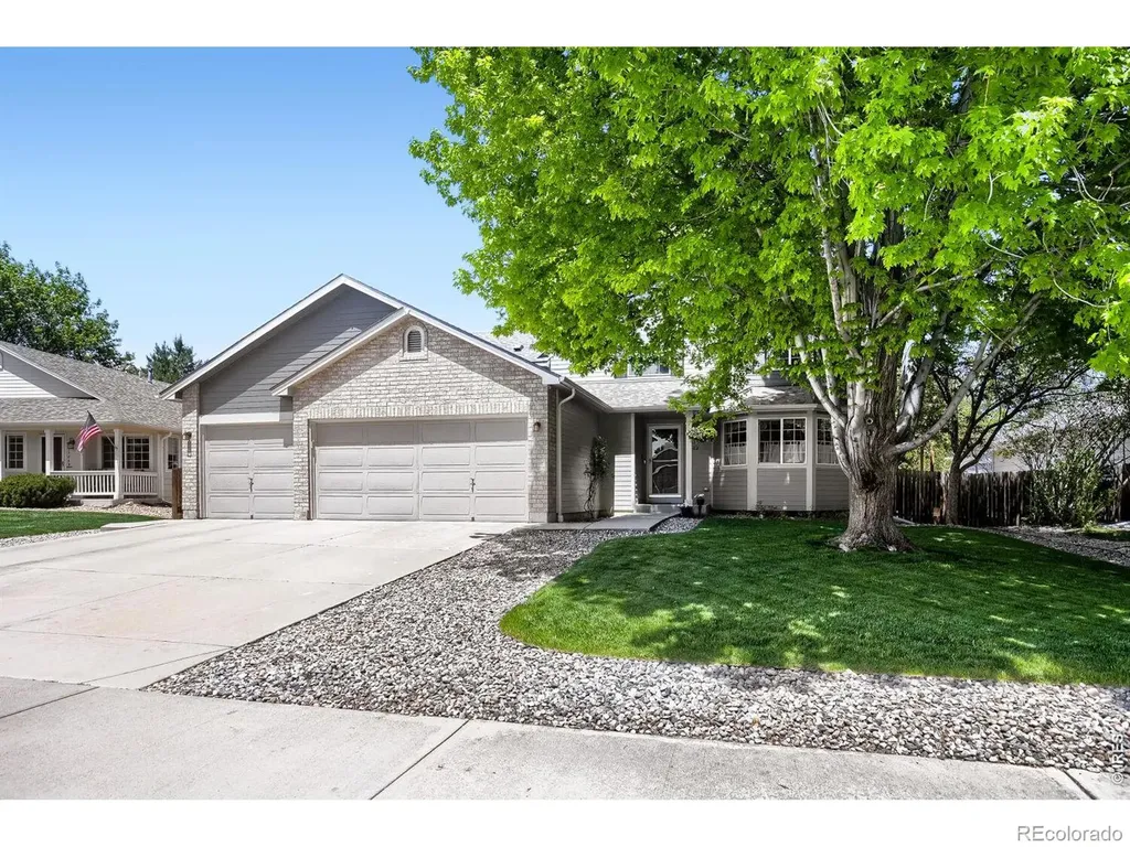 1512 Willowbrook Drive Longmont CO 80504