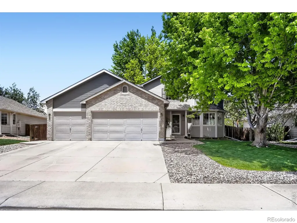 1512 Willowbrook Drive Longmont CO 80504