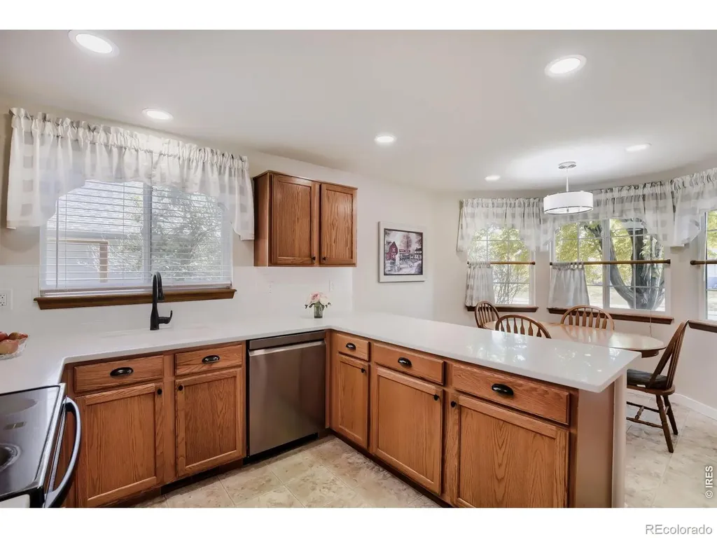 1512 Willowbrook Drive Longmont CO 80504