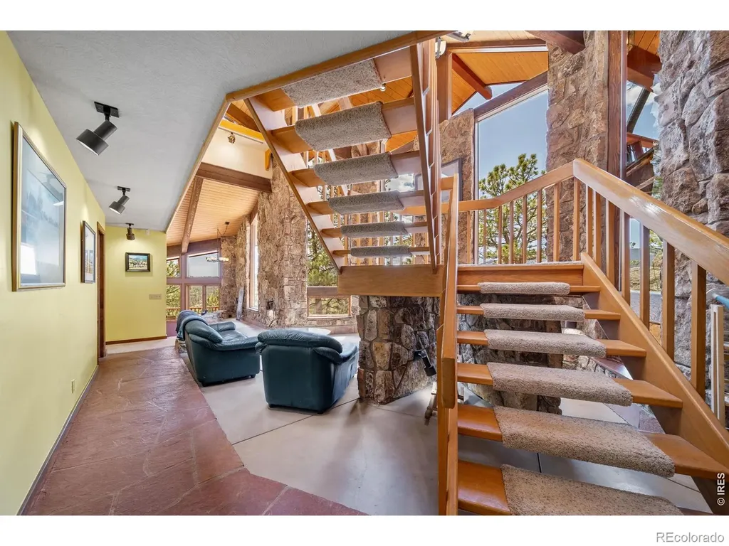 1692 Kiowa Road Lyons CO 80540