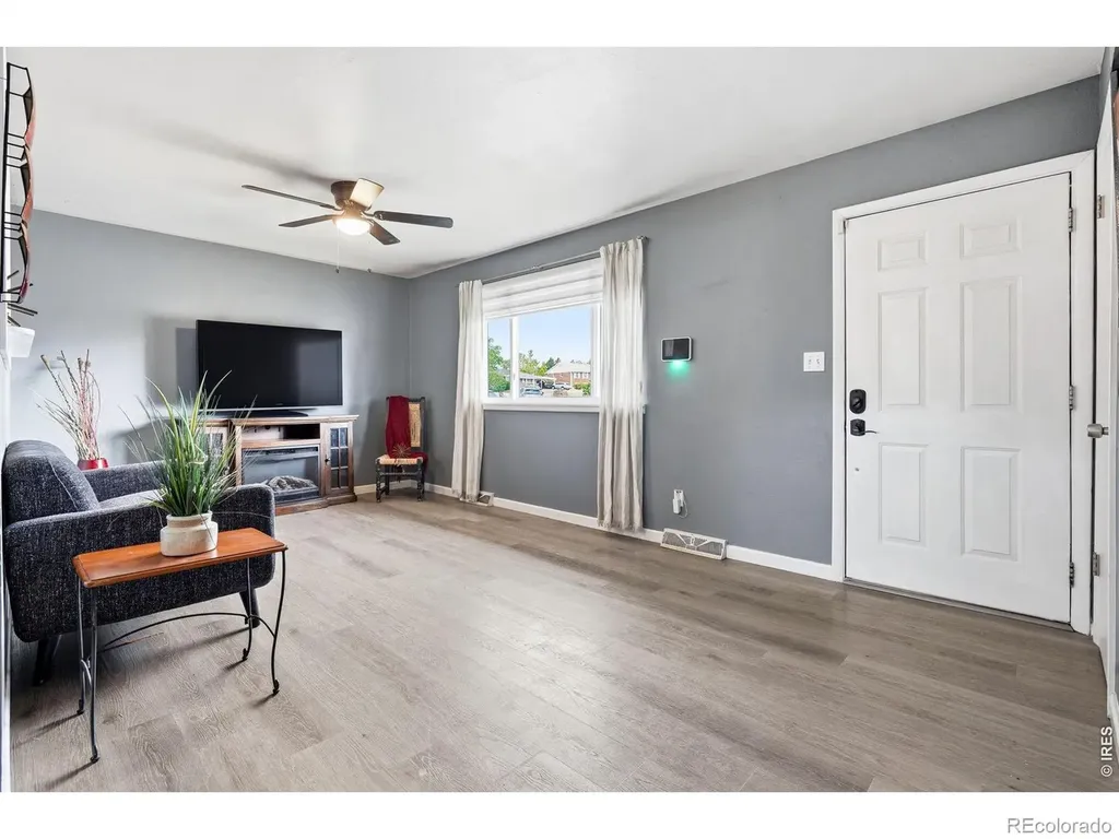 8260 Bluebell Way Denver CO 80221