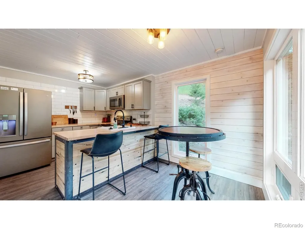 1268 Spring Valley Road Bellvue CO 80512