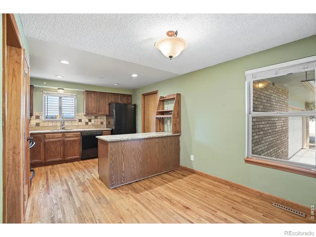 1689 Geneva Circle Longmont CO 80503