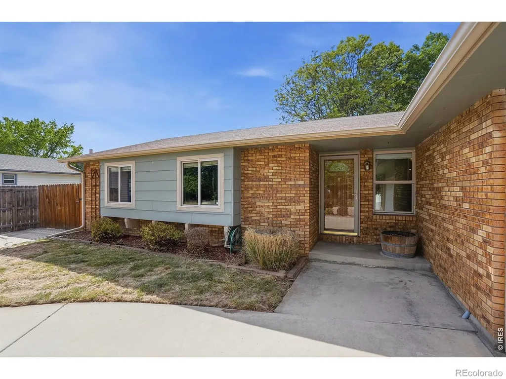 1689 Geneva Circle Longmont CO 80503