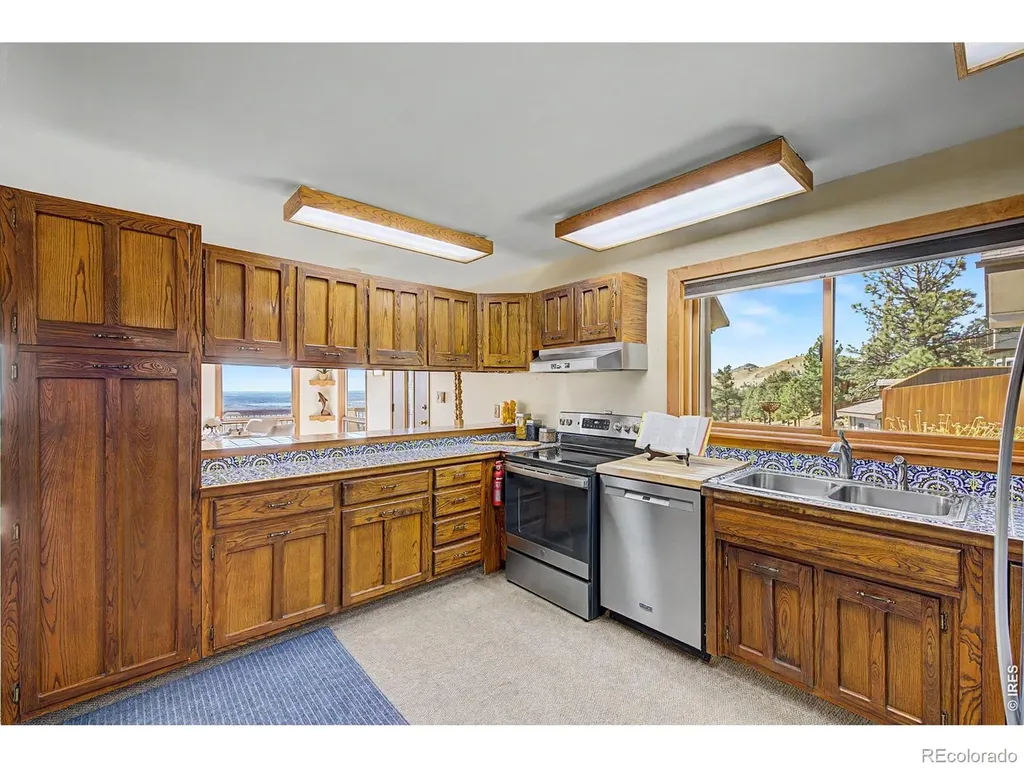 8374 Stoneridge Terrace Boulder CO 80302