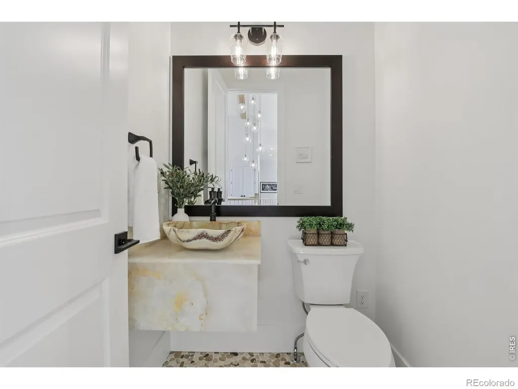 6689 Asher Court Longmont CO 80503