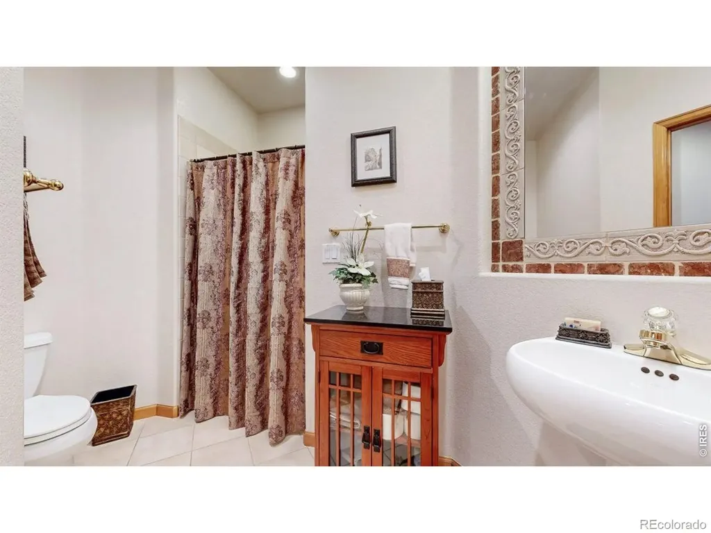 5300 Highlands Drive Longmont CO 80503