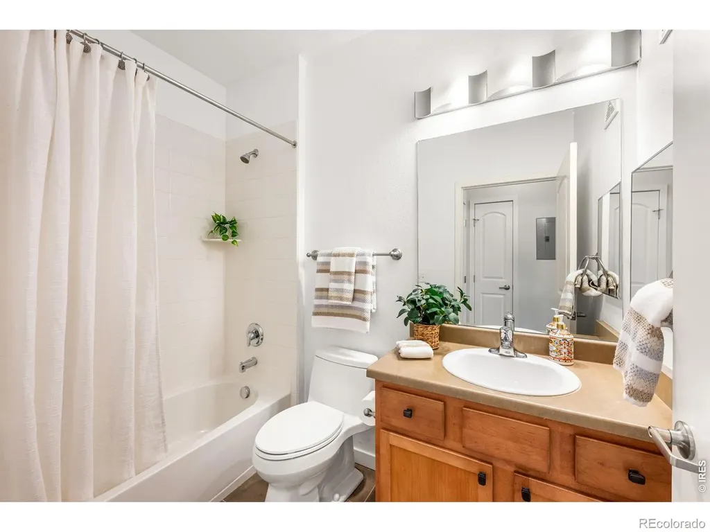 13456 Via Varra Broomfield CO 80020