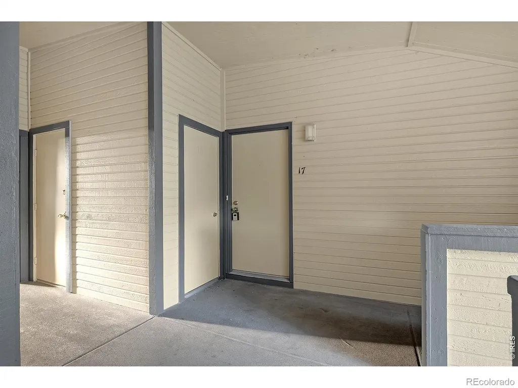467 S Memphis Way Aurora CO 80017