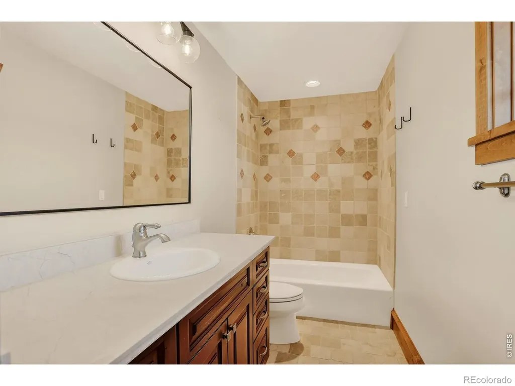 8652 Portico Lane Longmont CO 80503