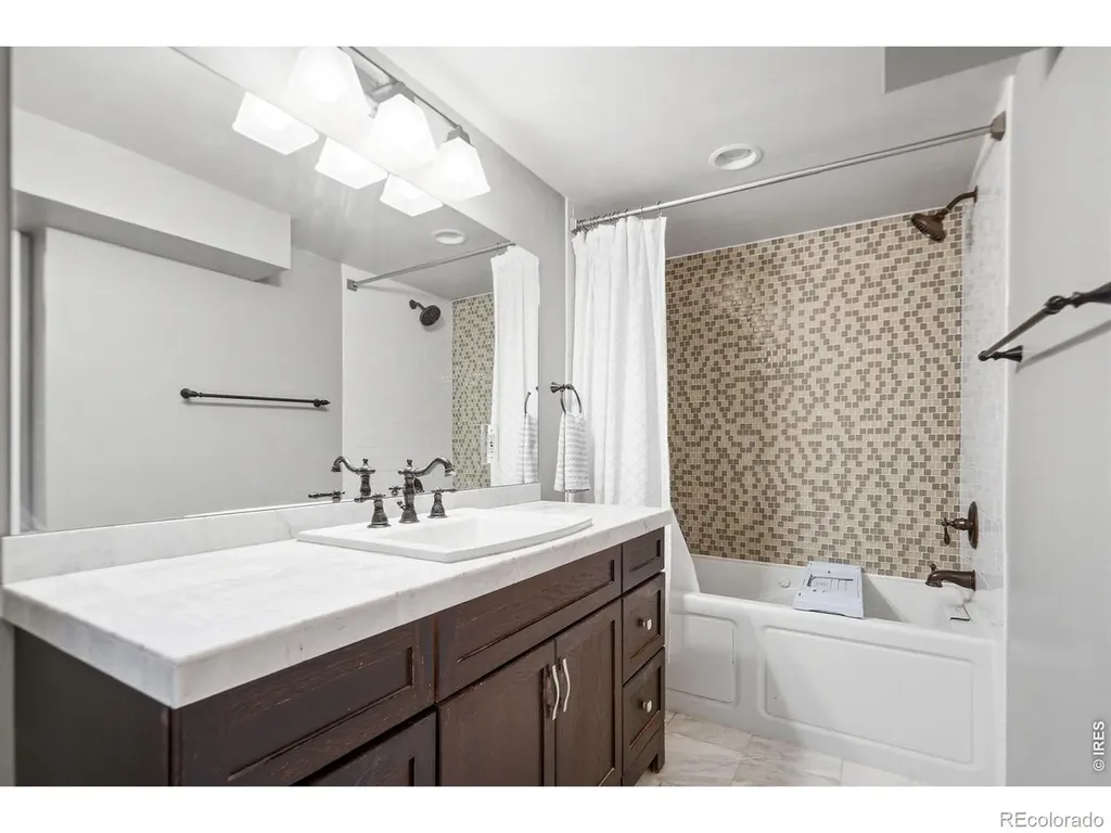 6034 S Steele Street Centennial CO 80121