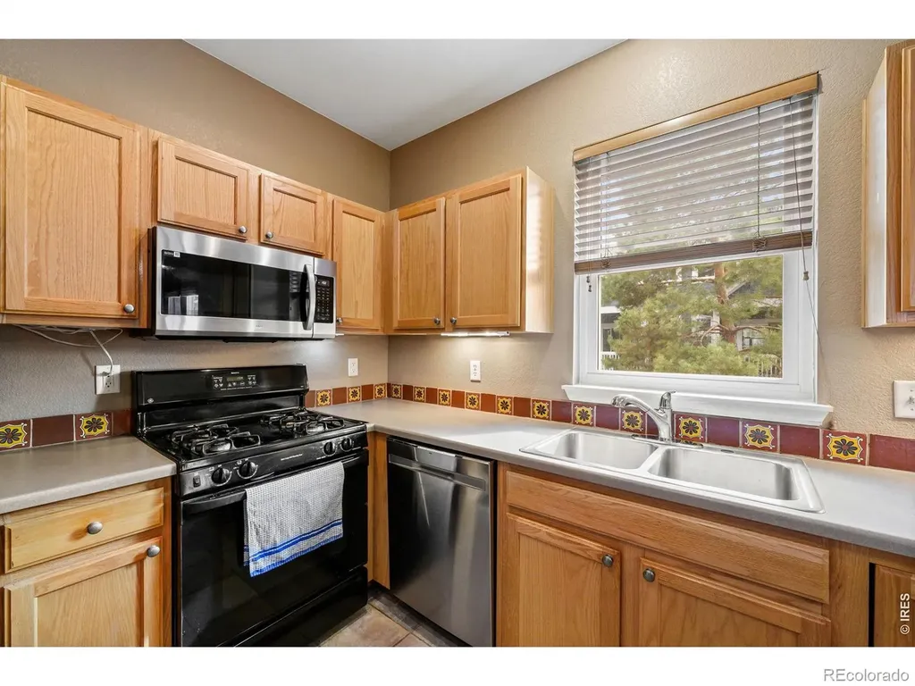 2237 Watersong Circle Longmont CO 80504
