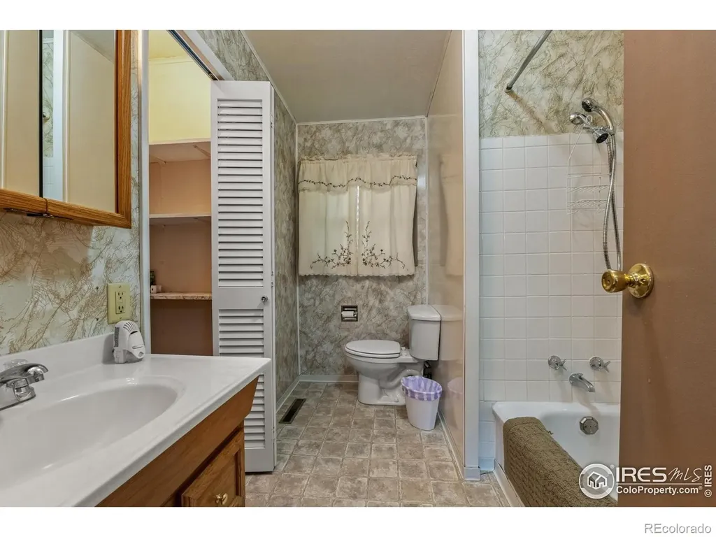 1023 Edmunds Street Brush CO 80723