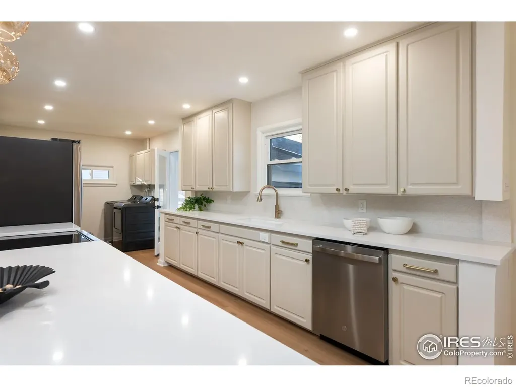 6 Sunset Circle Longmont CO 80501