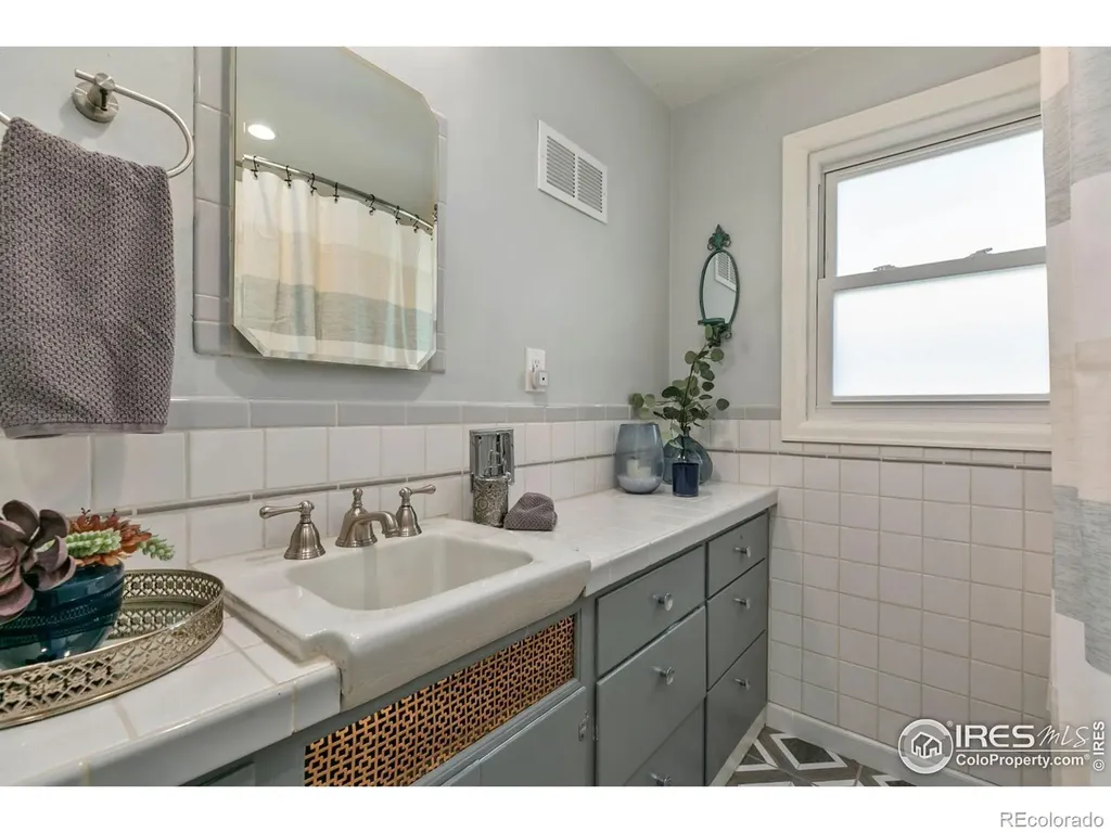 853 E 7th Street Loveland CO 80537