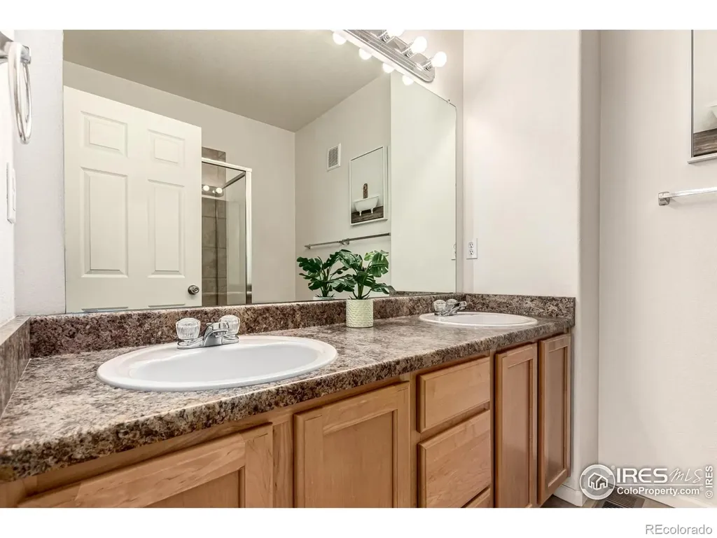 18766 E Yale Circle Aurora CO 80013