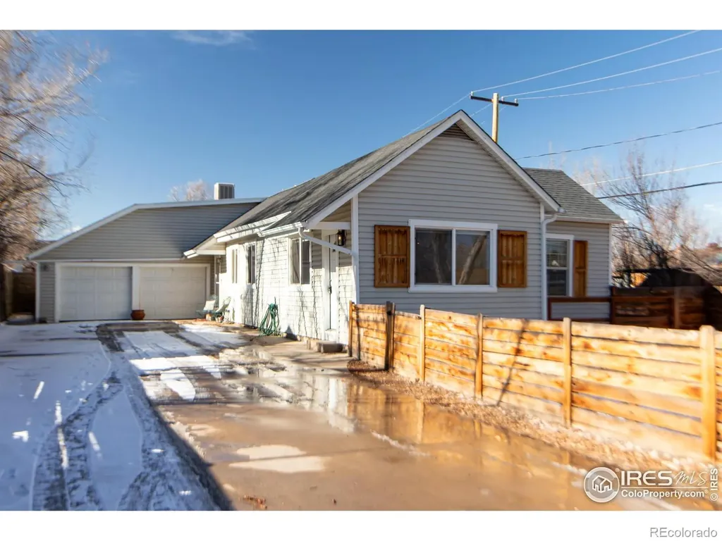 927 S Yates Street Denver CO 80219