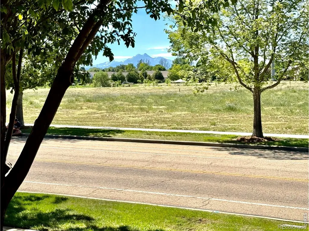 527 Deerwood Drive Longmont CO 80504