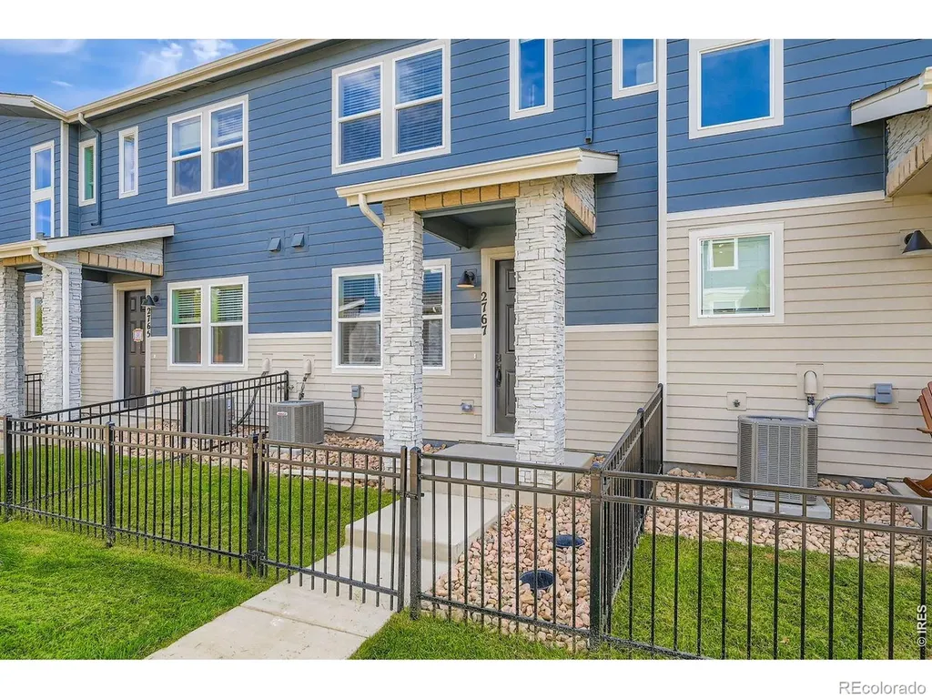 2817 Bear Springs Circle Longmont CO 80503