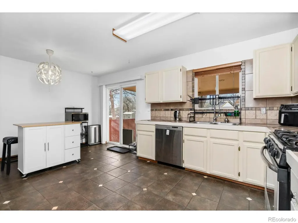 4437 N Lincoln Avenue Loveland CO 80538