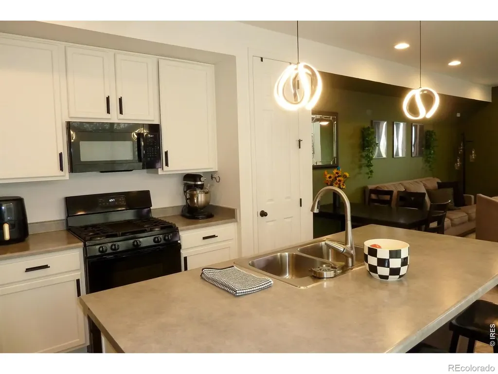 44 N Trussville Street Aurora CO 80018