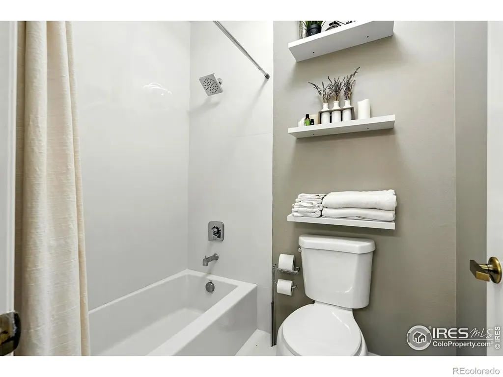 6686 Fairways Drive Niwot CO 80503