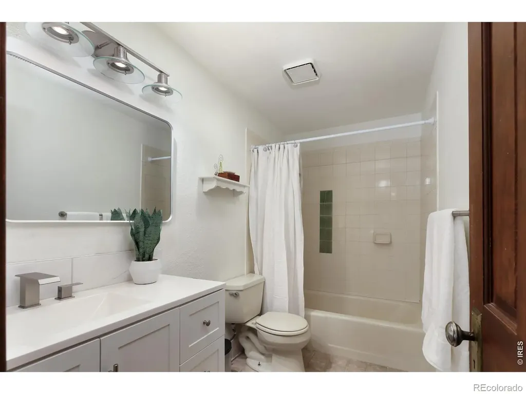 655 Kiowa Road Lyons CO 80540